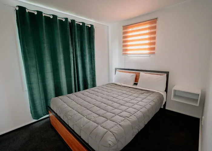 301 Bealey Ave Motel
